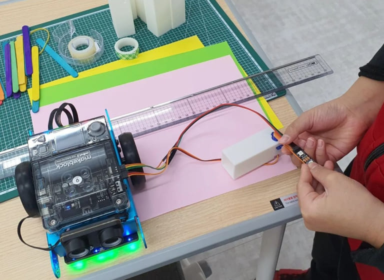 classroom_step4.jpg__PID:546d3ed5-86c6-46f6-9bed-46bc748137e1