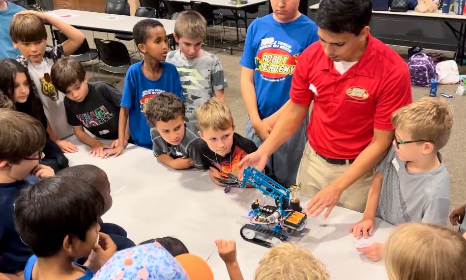 Interactive Learning in the Classroom.jpg__PID:2d97dd85-fe56-400f-a152-3197df295c36