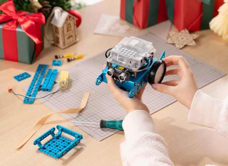 Step1_ Unbox & Build.jpg__PID:6959d297-d577-43a8-8e06-b8b695e88547