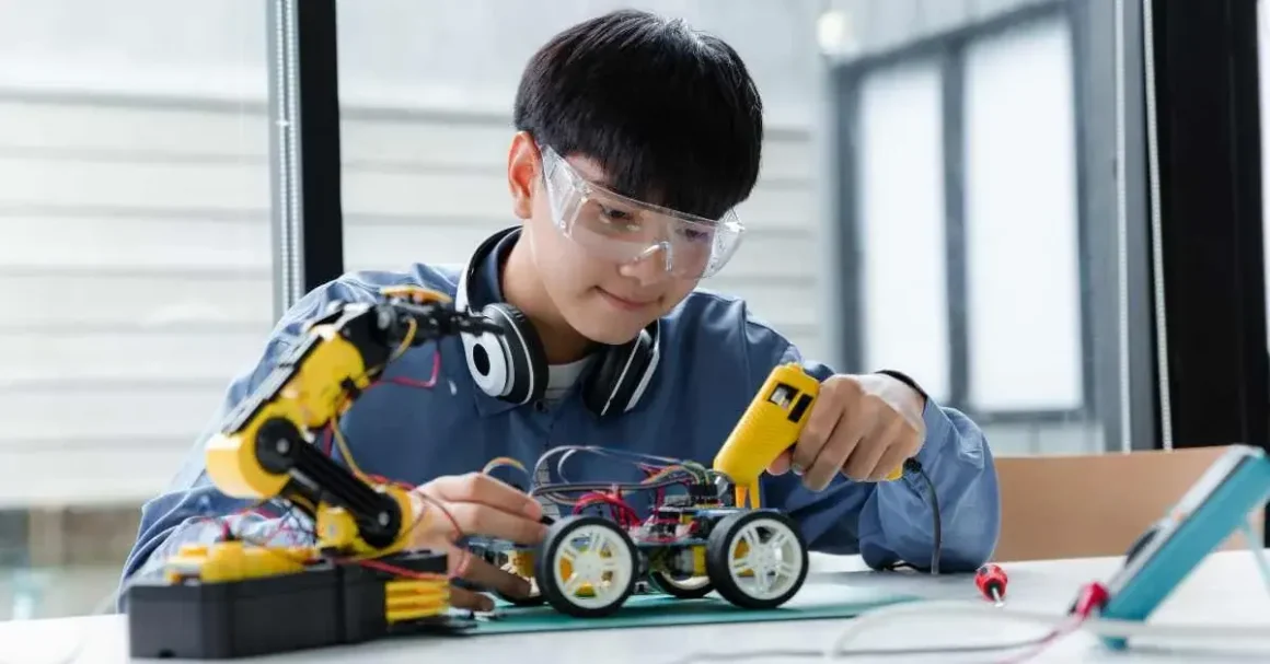 Top-Rated Robot Toys for Teenagers - A Perfect Blend of Fun and Learning