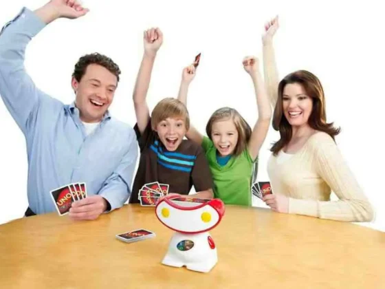 Uno Roboto Toys R Us - Interactive Game Fun